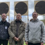 Die drei Erstklassierten über die 25 m-Distanz (v.l.n.r.): Herby Haas (2.), Robert Weilenmann (1.) und Esther Haas (3.)